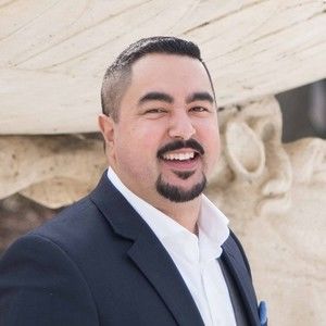 Meet your Posher, Emilio